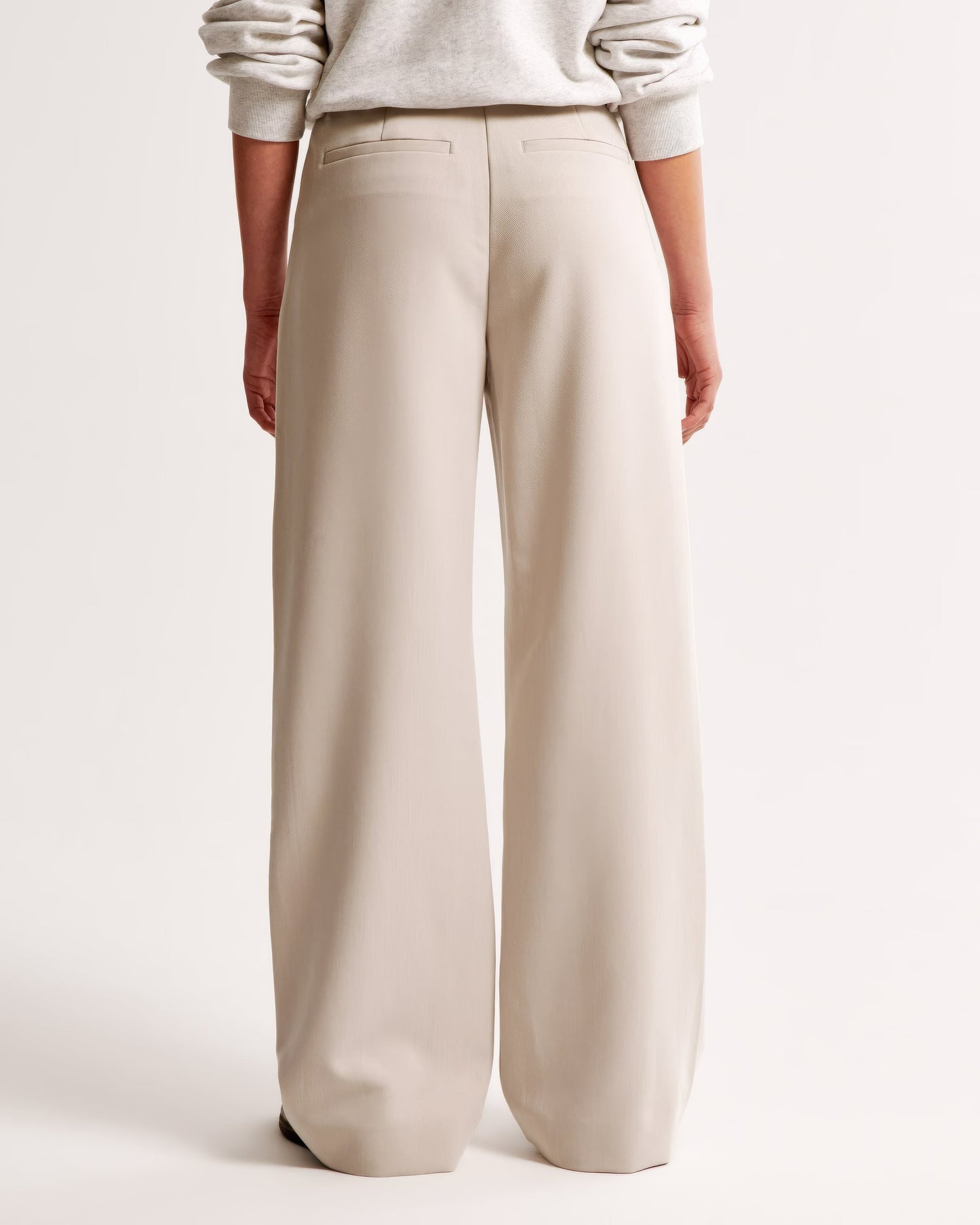 Elegante und bequeme, hoch taillierte weite Hose 